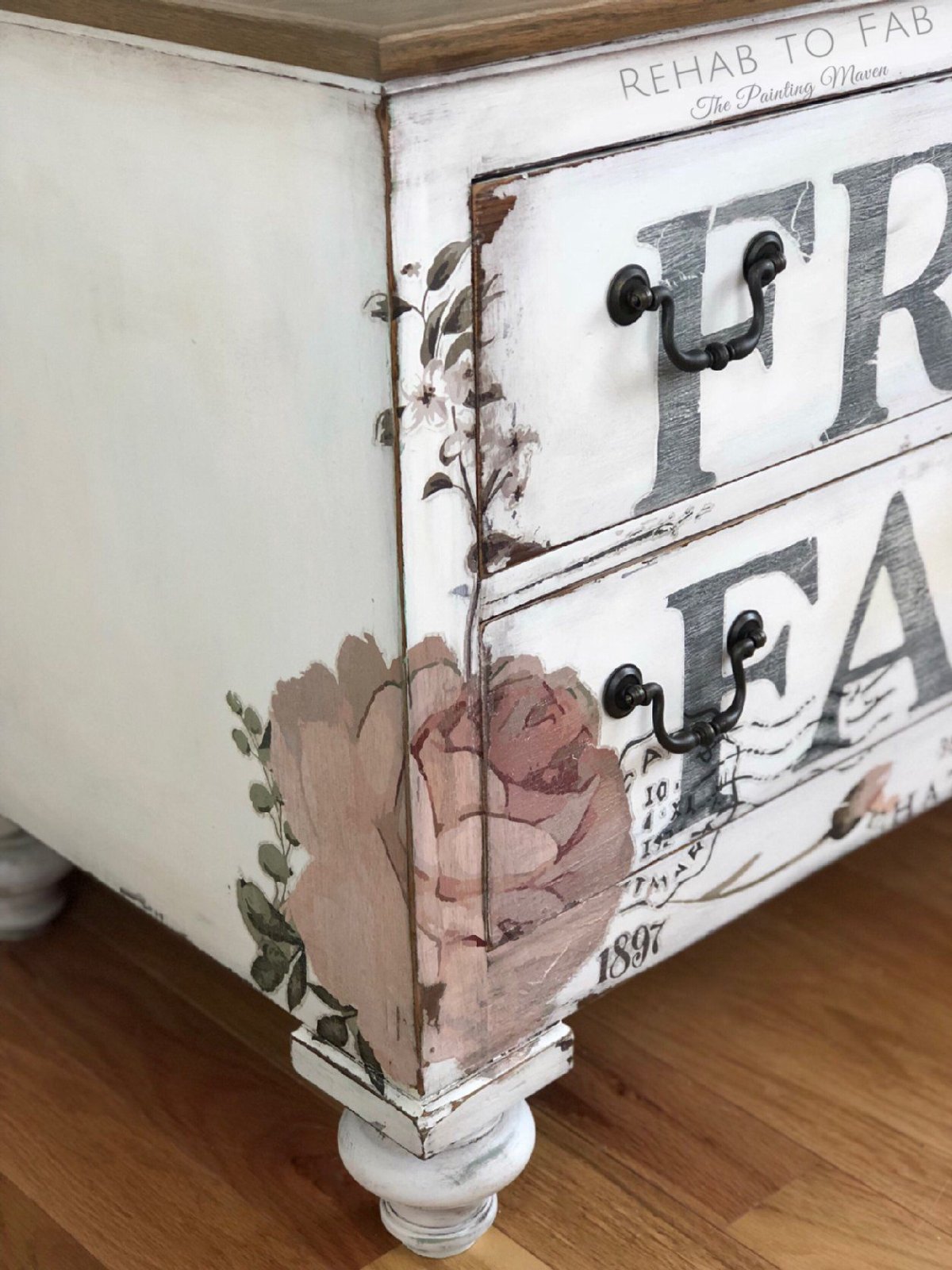 Деревянная мебель с декупажем