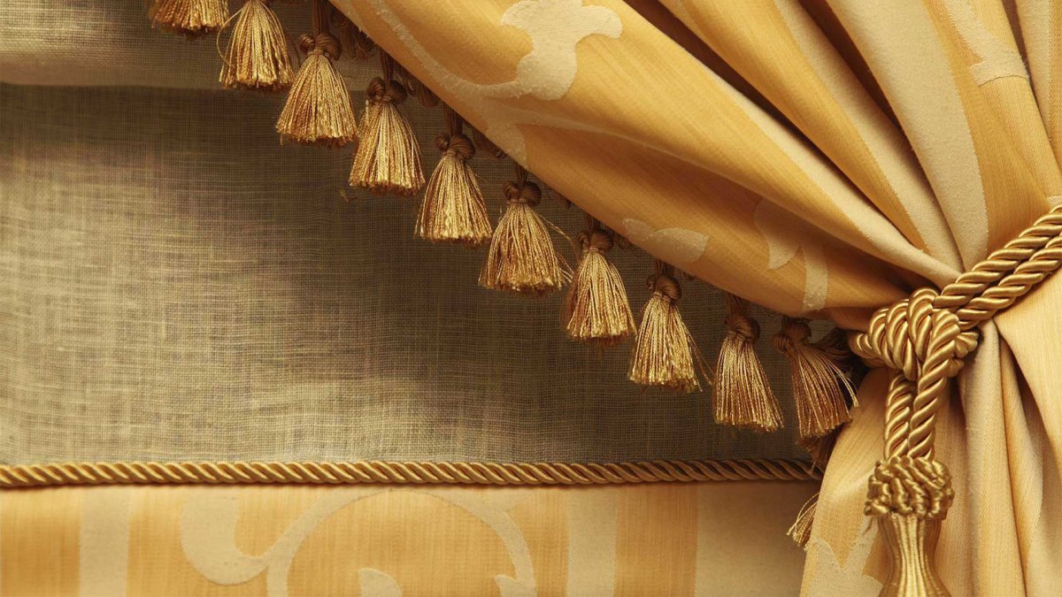 Двухцветные шторы в интерьере