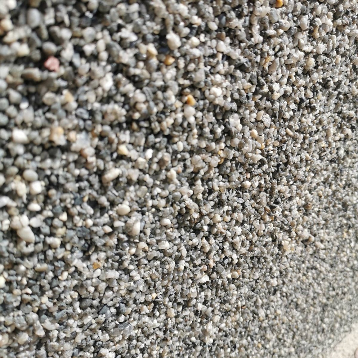 Отделка цоколя камнем