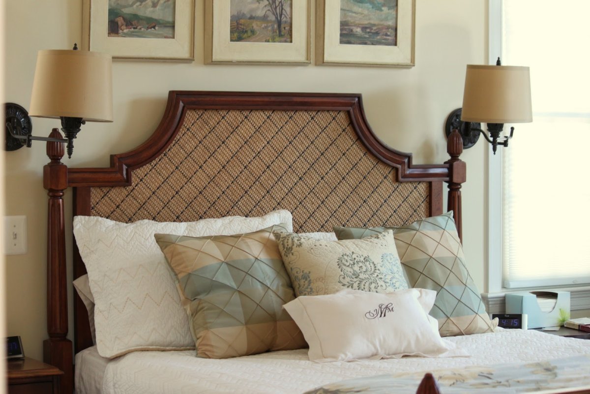 Изголовье кровати на карнизе