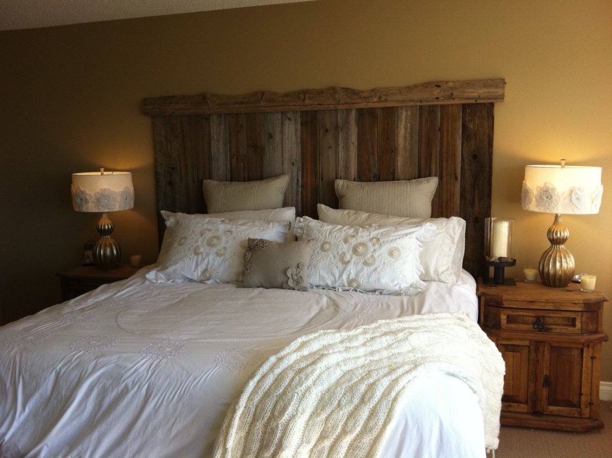 Изголовье кровати из досок