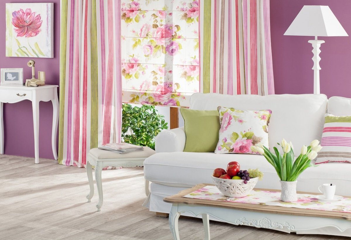 Мятно розовая спальня