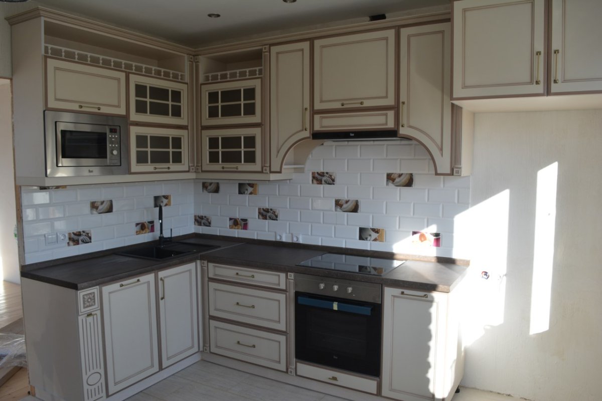 Кухня слоновая кость ясень