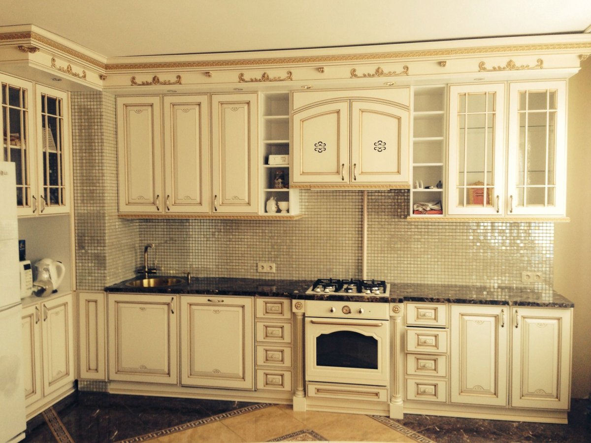 Кухня ваниль патина серебро