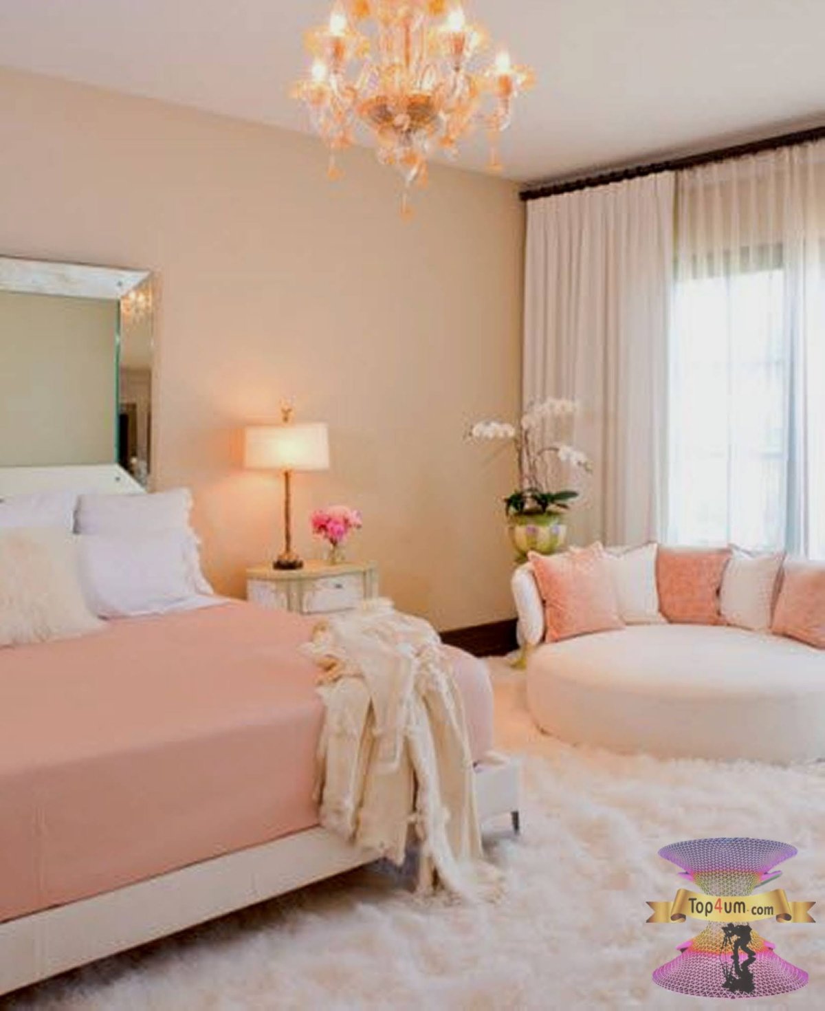 Спальня в персиковых тонах