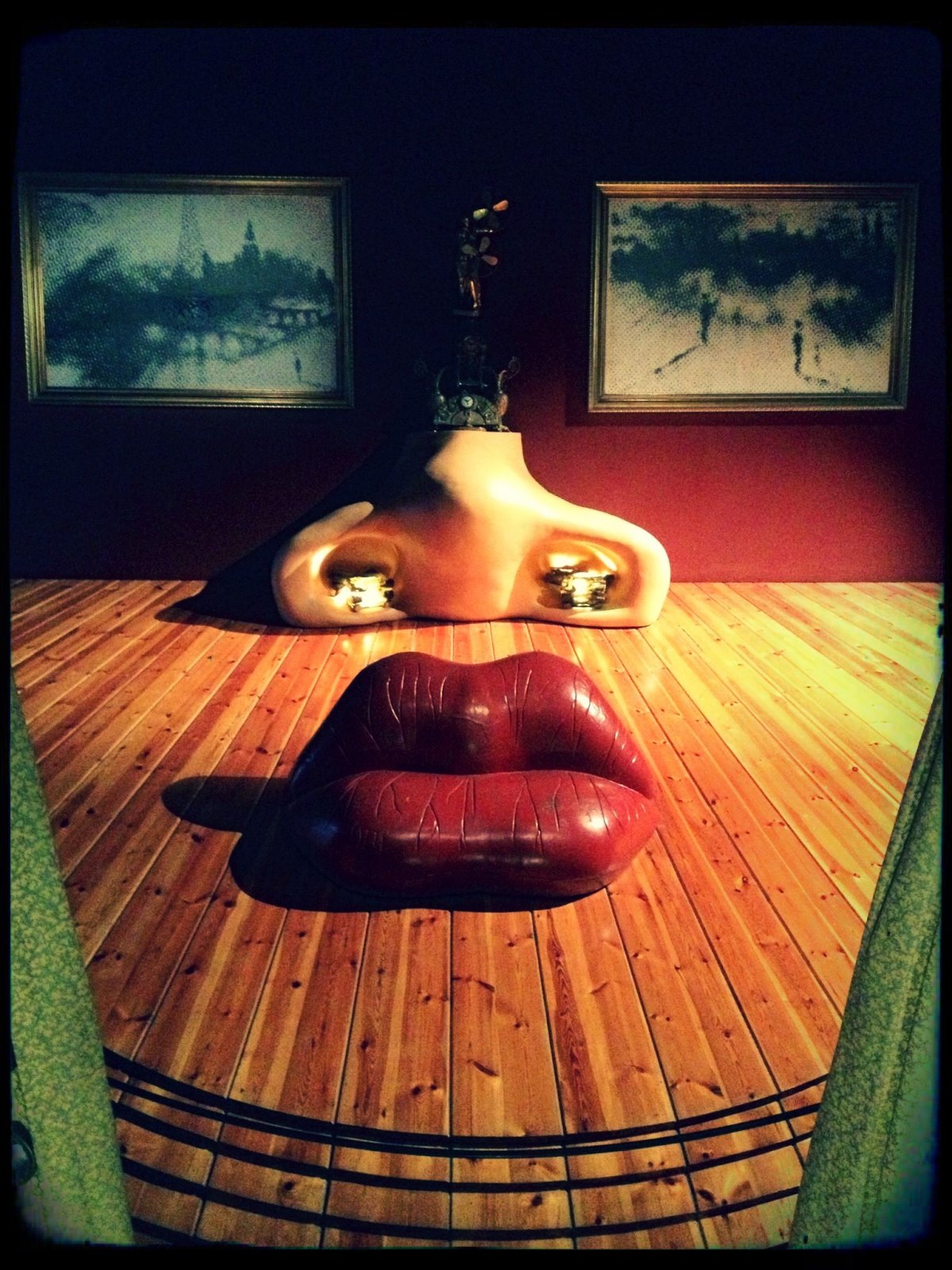 Сюрреализм в интерьере