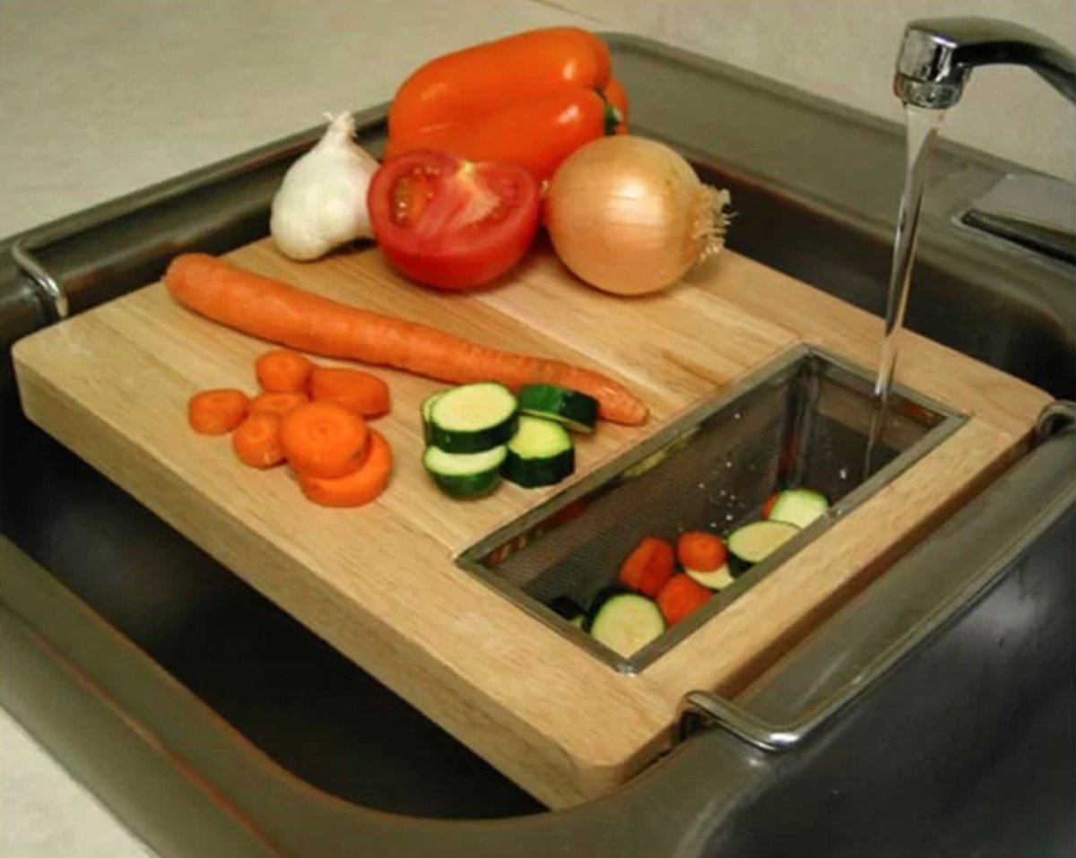 Разделочная доска на мойку для кухни