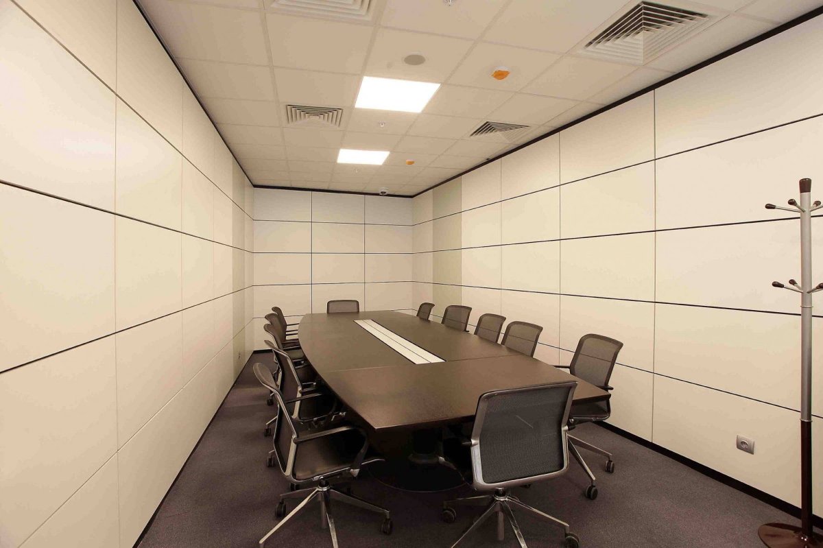 Оформление стен офиса молоко