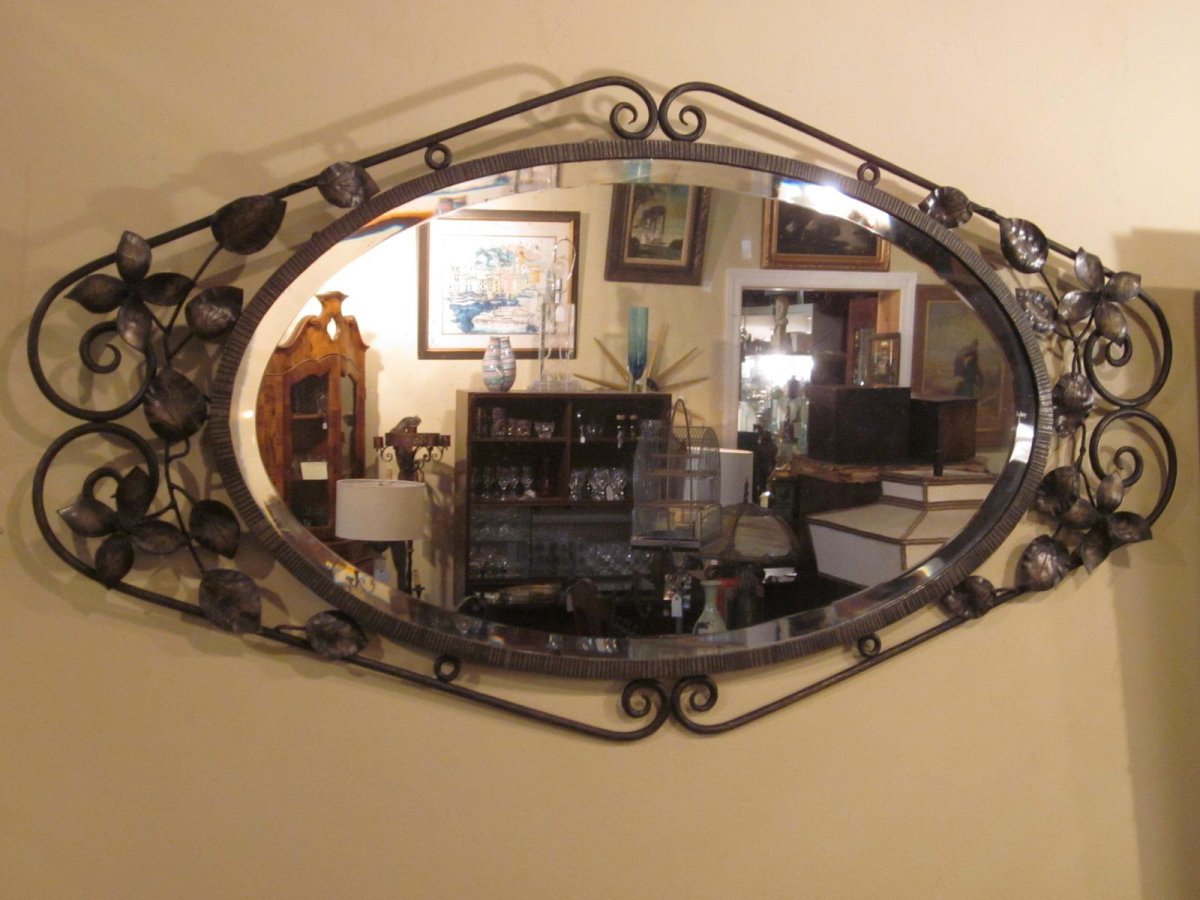 Зеркало с ковкой в прихожую