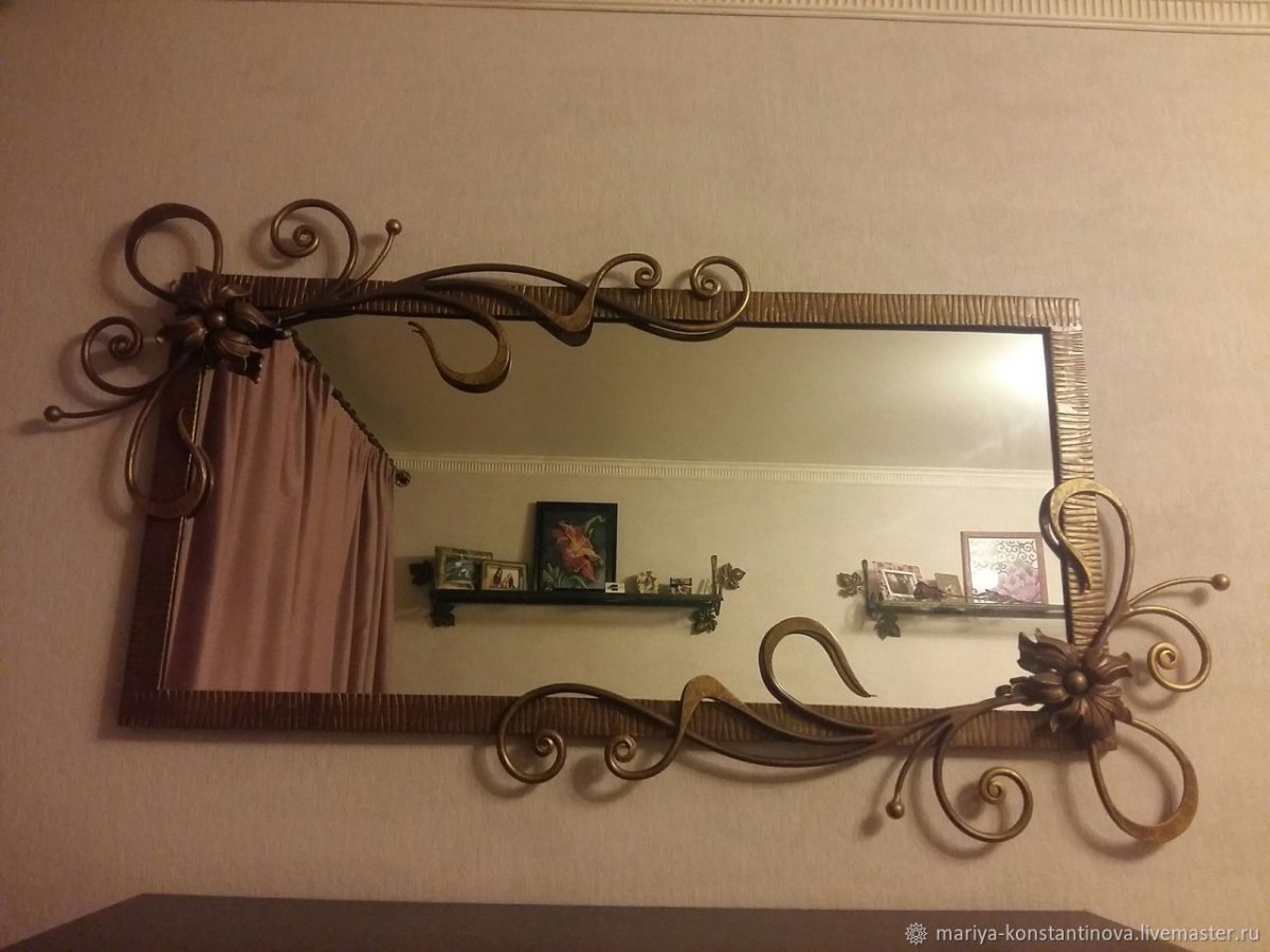 Кованое зеркало