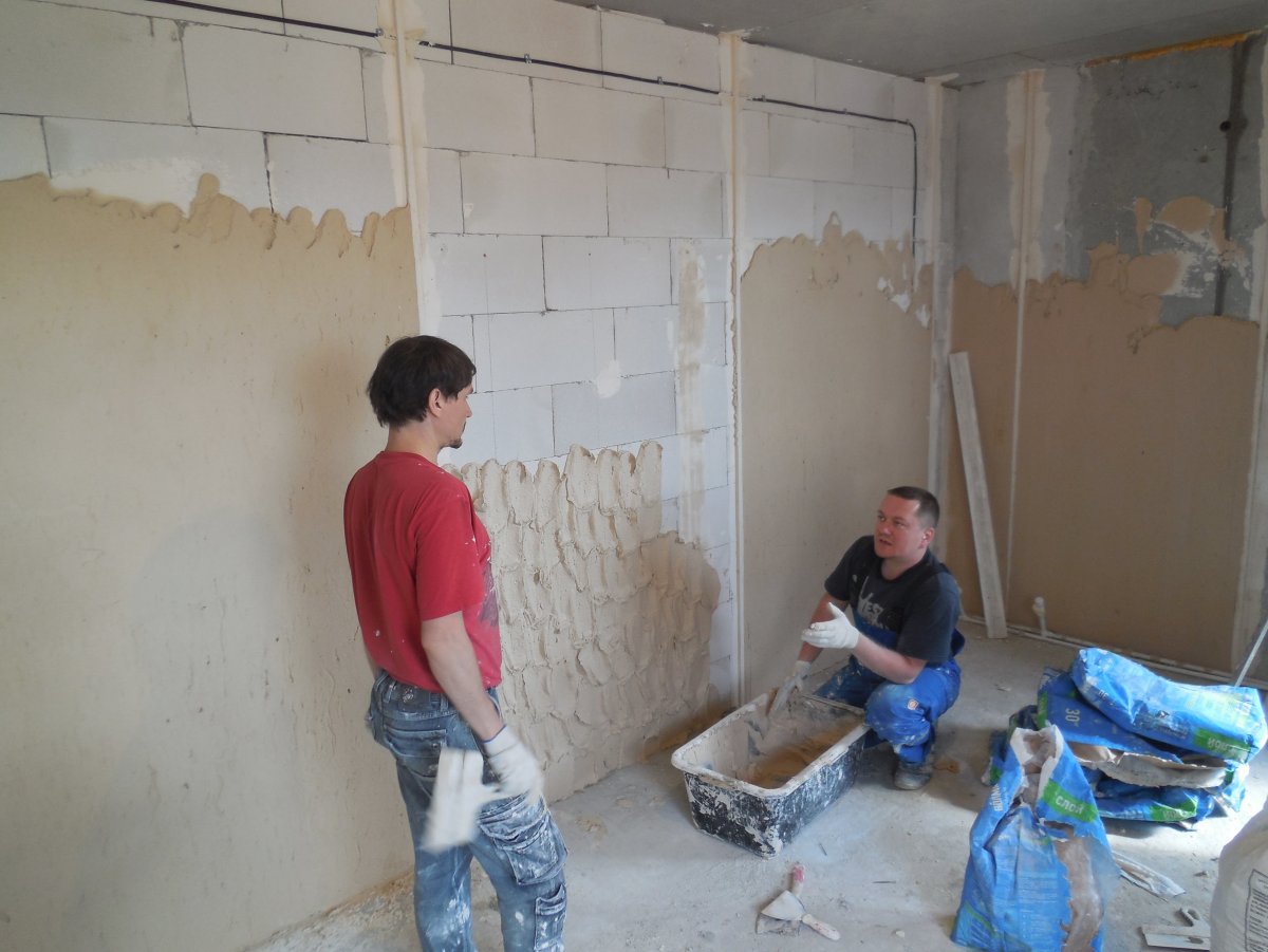 Лепнина на стенах