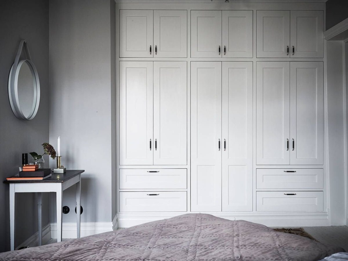Белый шкаф в скандинавском стиле