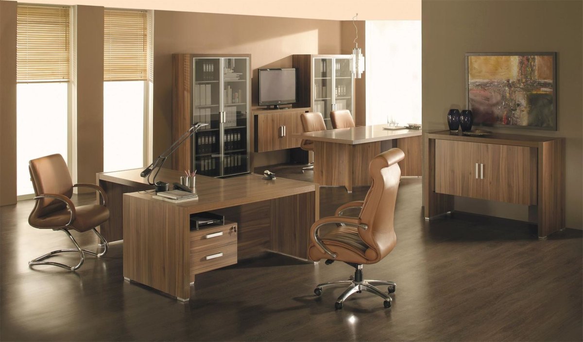 Расстановка мебели в кабинете начальника