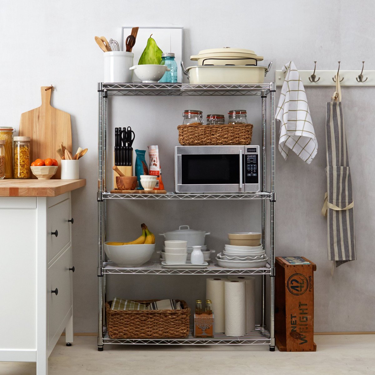 Полочки на очень маленькой кухне