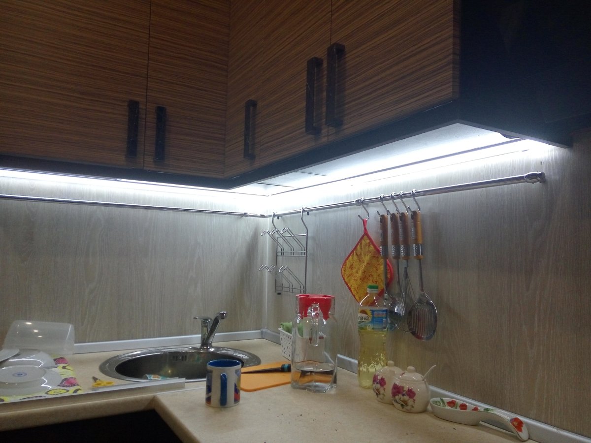 Подсветка столешницы 2700к