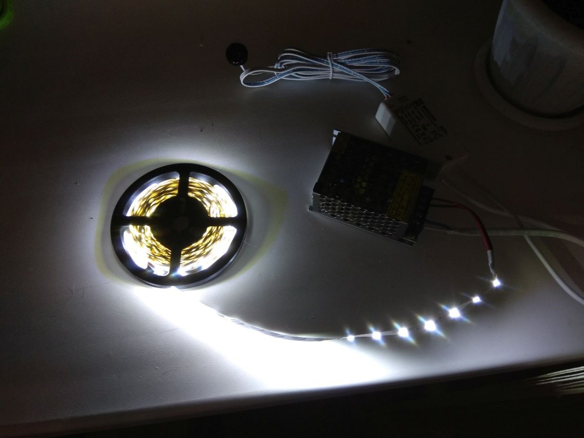 Выключатель внутри ванной