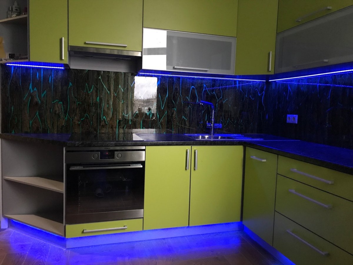 Кухня в космический стиле