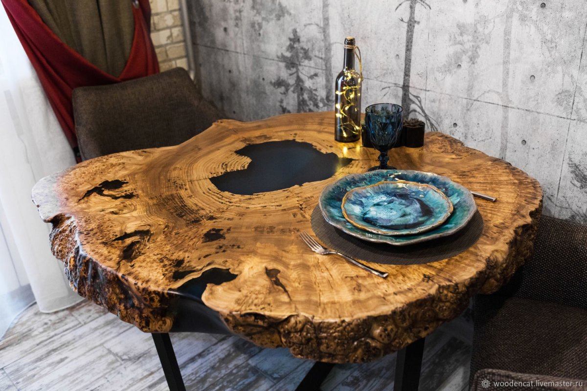 Журнальный круглый стол лофт из карагача