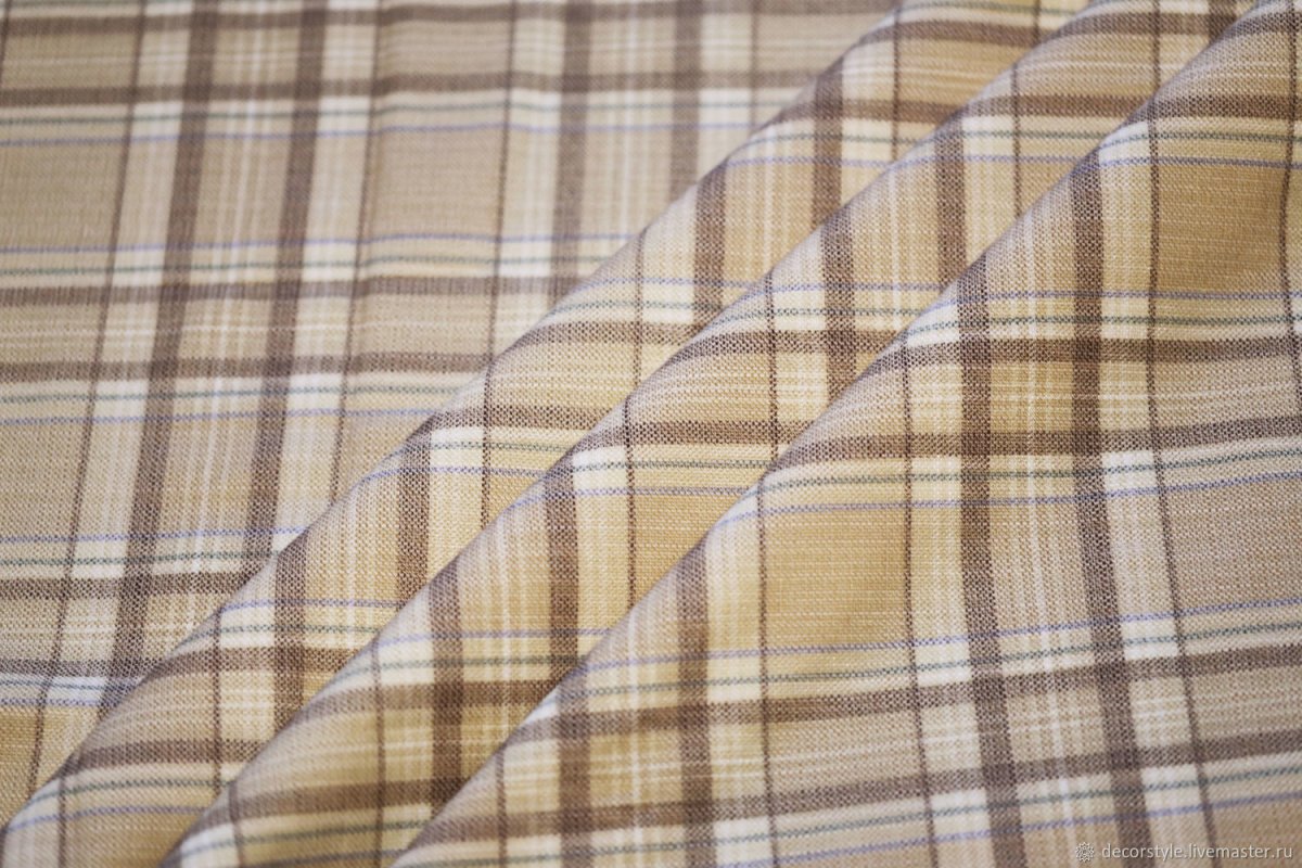 Розовые шторы в клетку