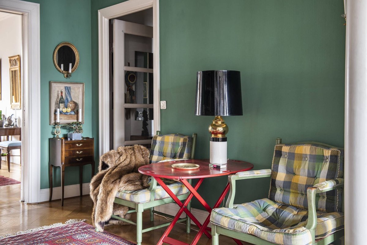 Шалфейный цвет стен