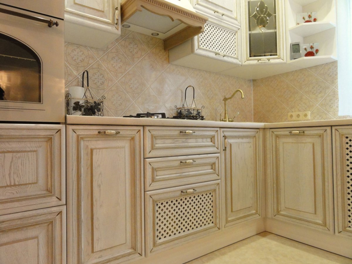 Кухня Прованс с золотой патиной
