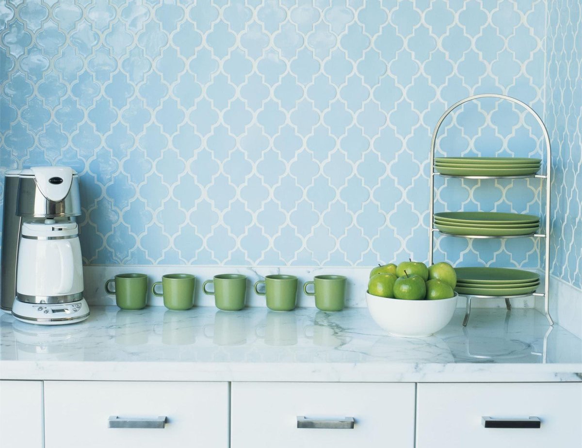 Бело голубая кухня