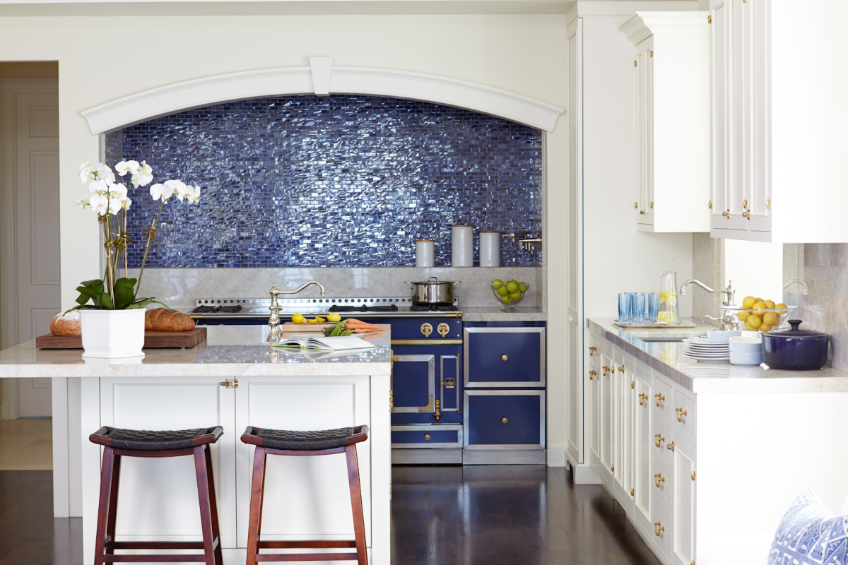 Стиль пэчворк на кухне цвета