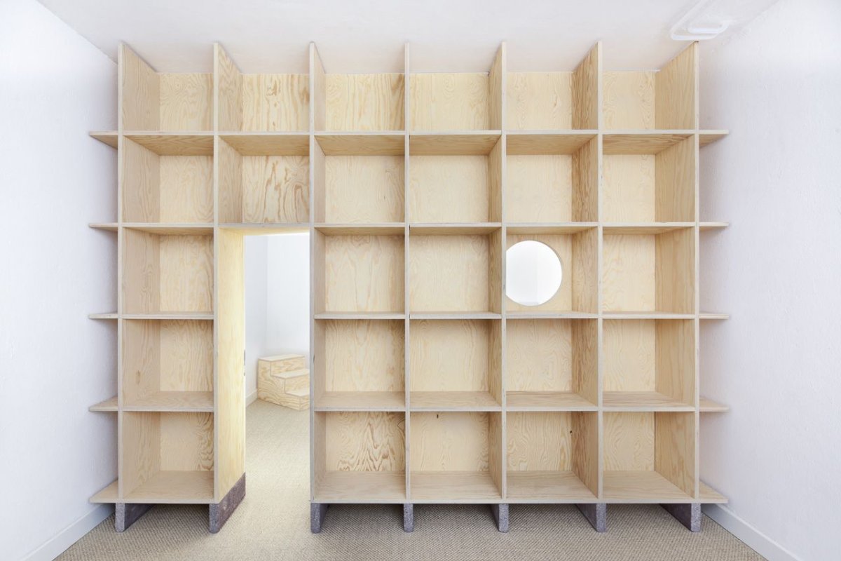 Встроенные шкафы из фанеры