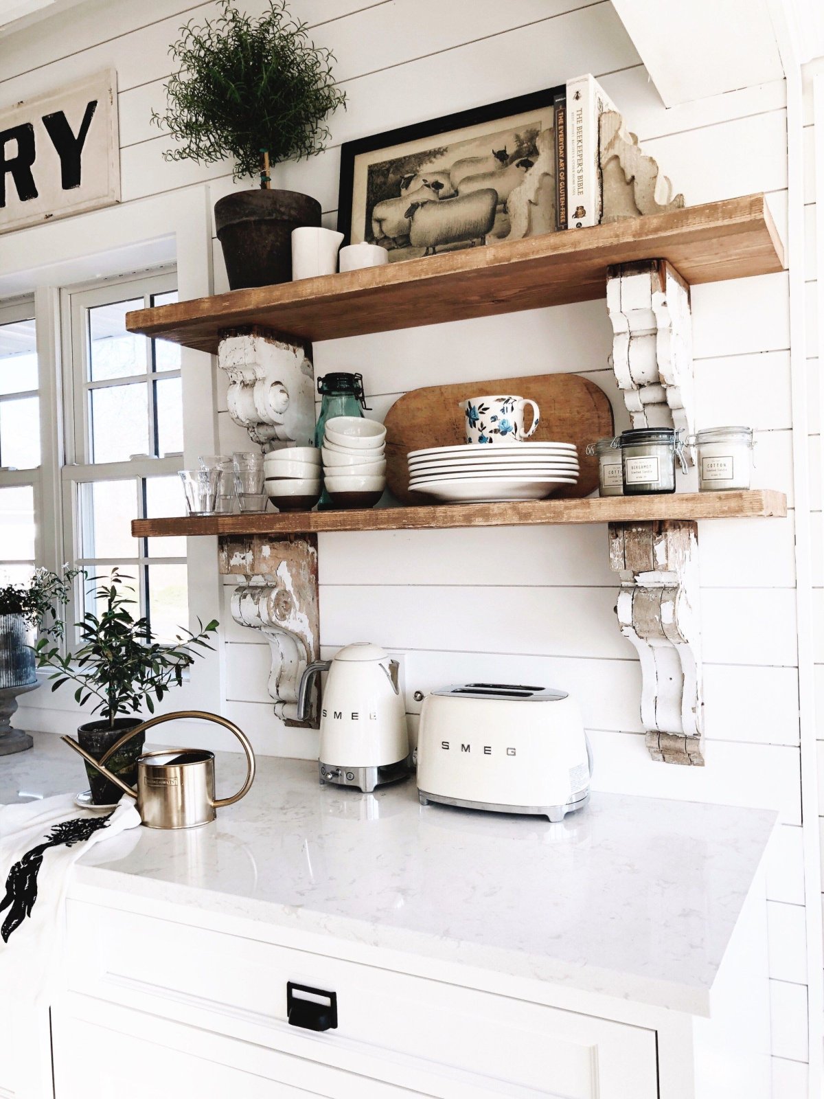 Необычные полки на кухню