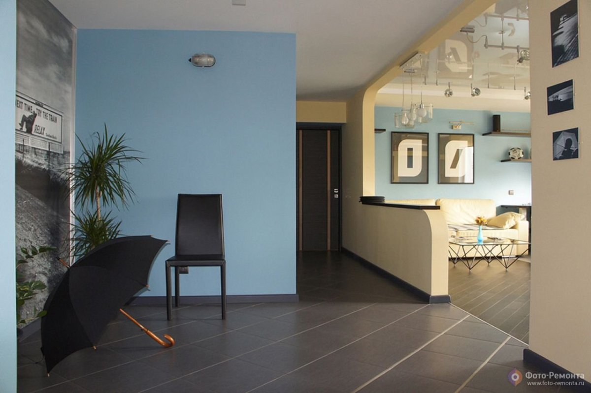 Прихожая совмещенная с гостиной