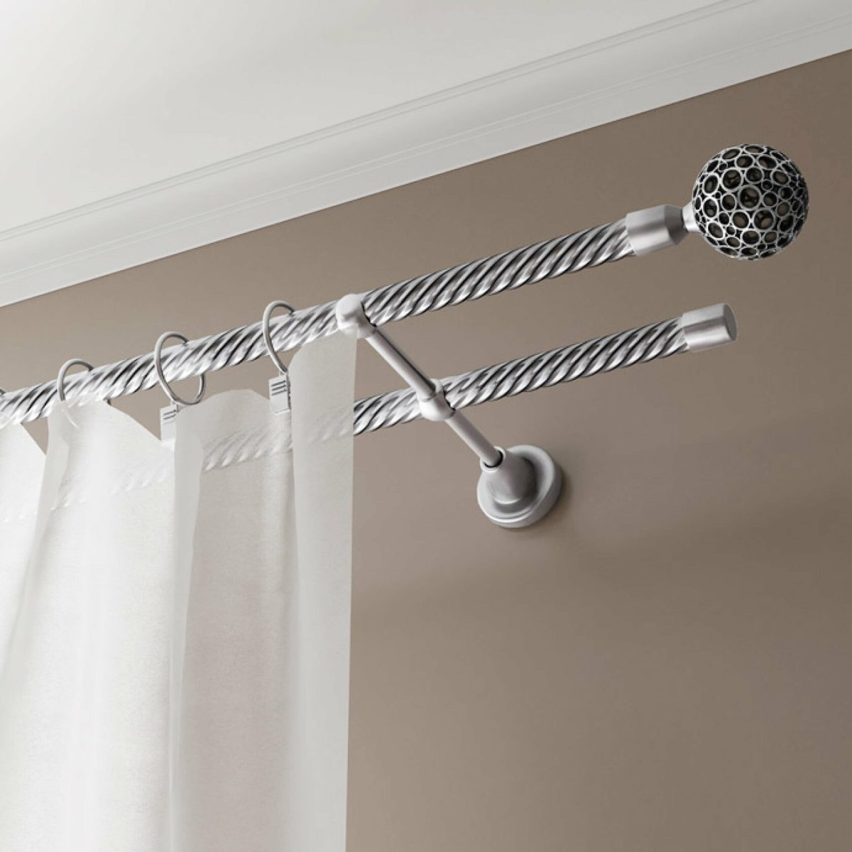 Металлический карниз для штор в интерьере