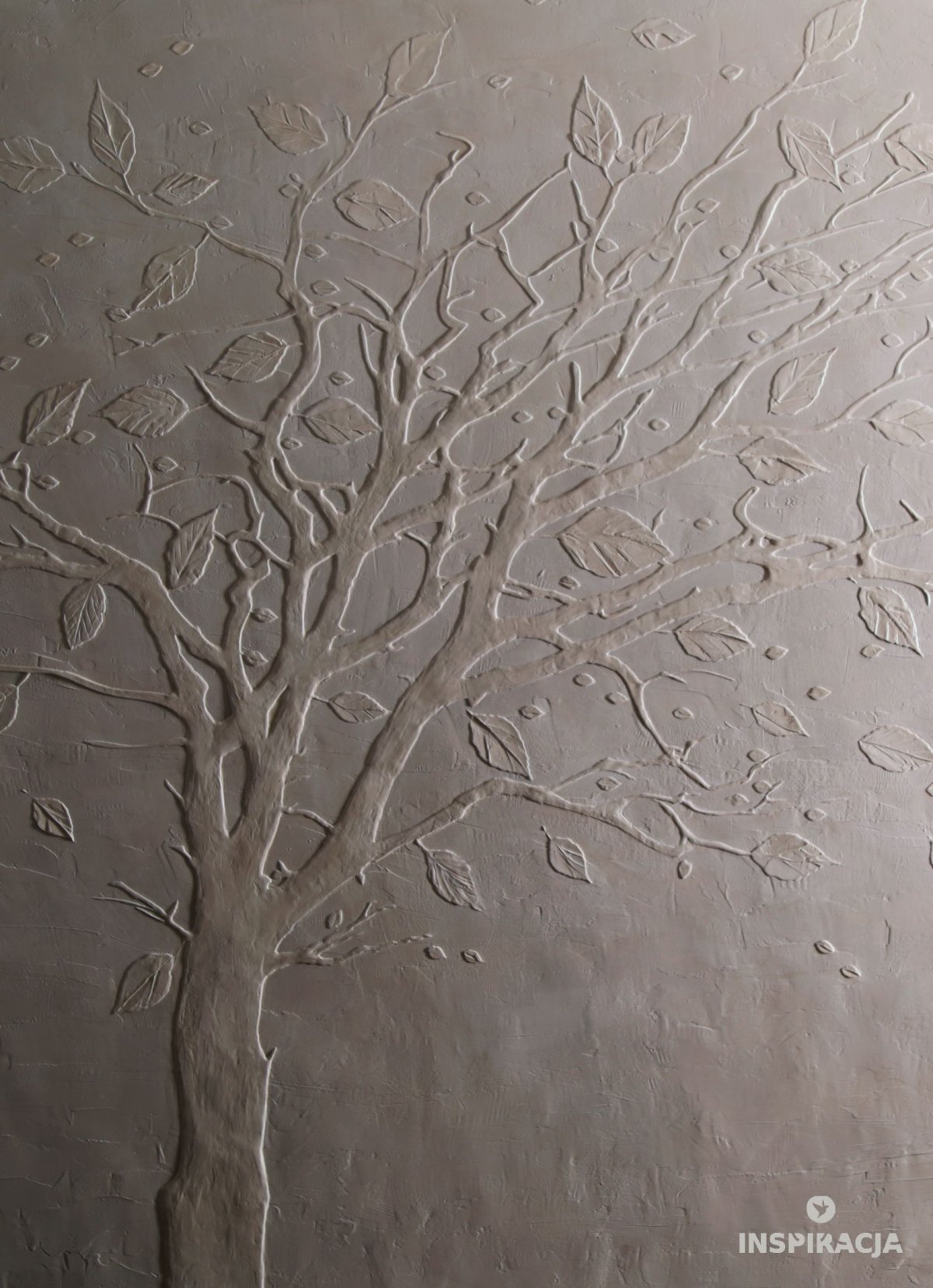 Из штукатурки