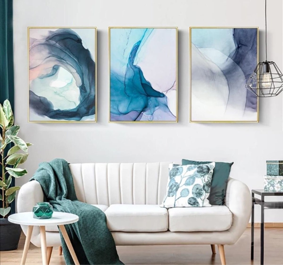 Картина в Светлом интерьере