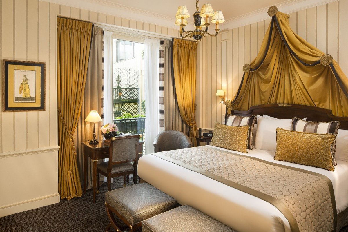 Шторы в отеле