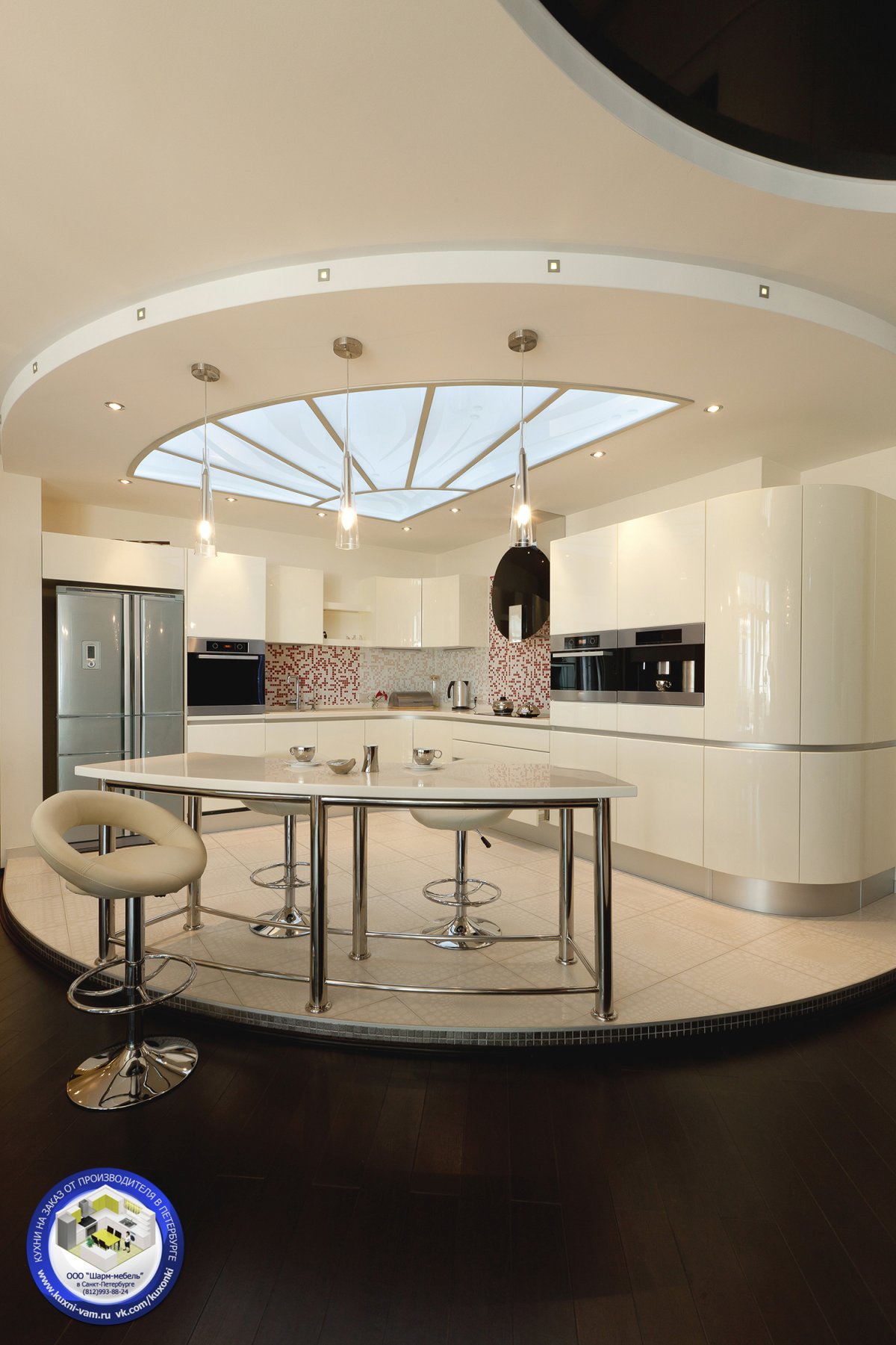 Кухня на подиуме в студии