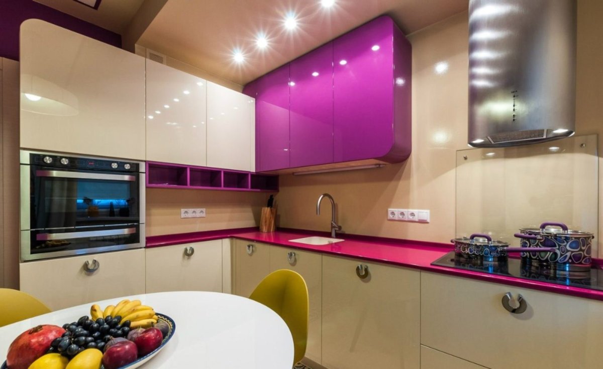 Яркая современная кухня