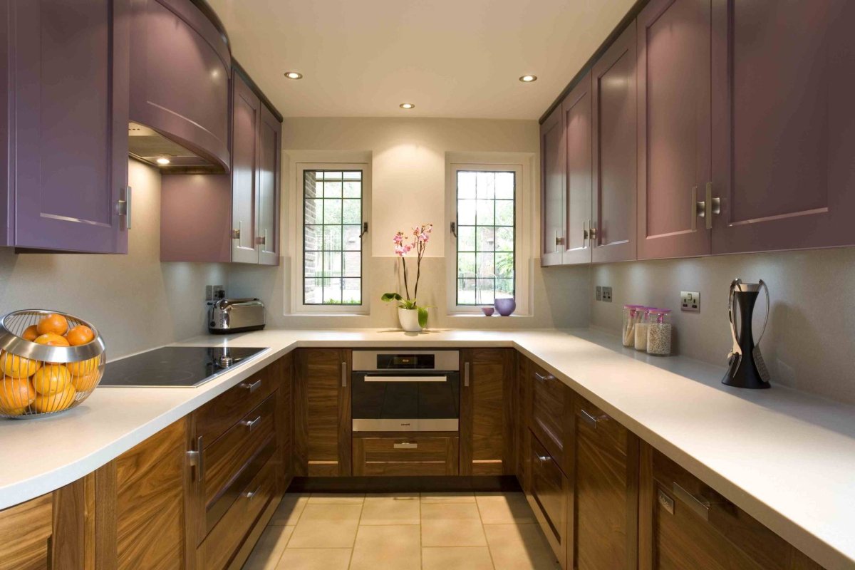 Кухня в светлых тонах в современном стиле