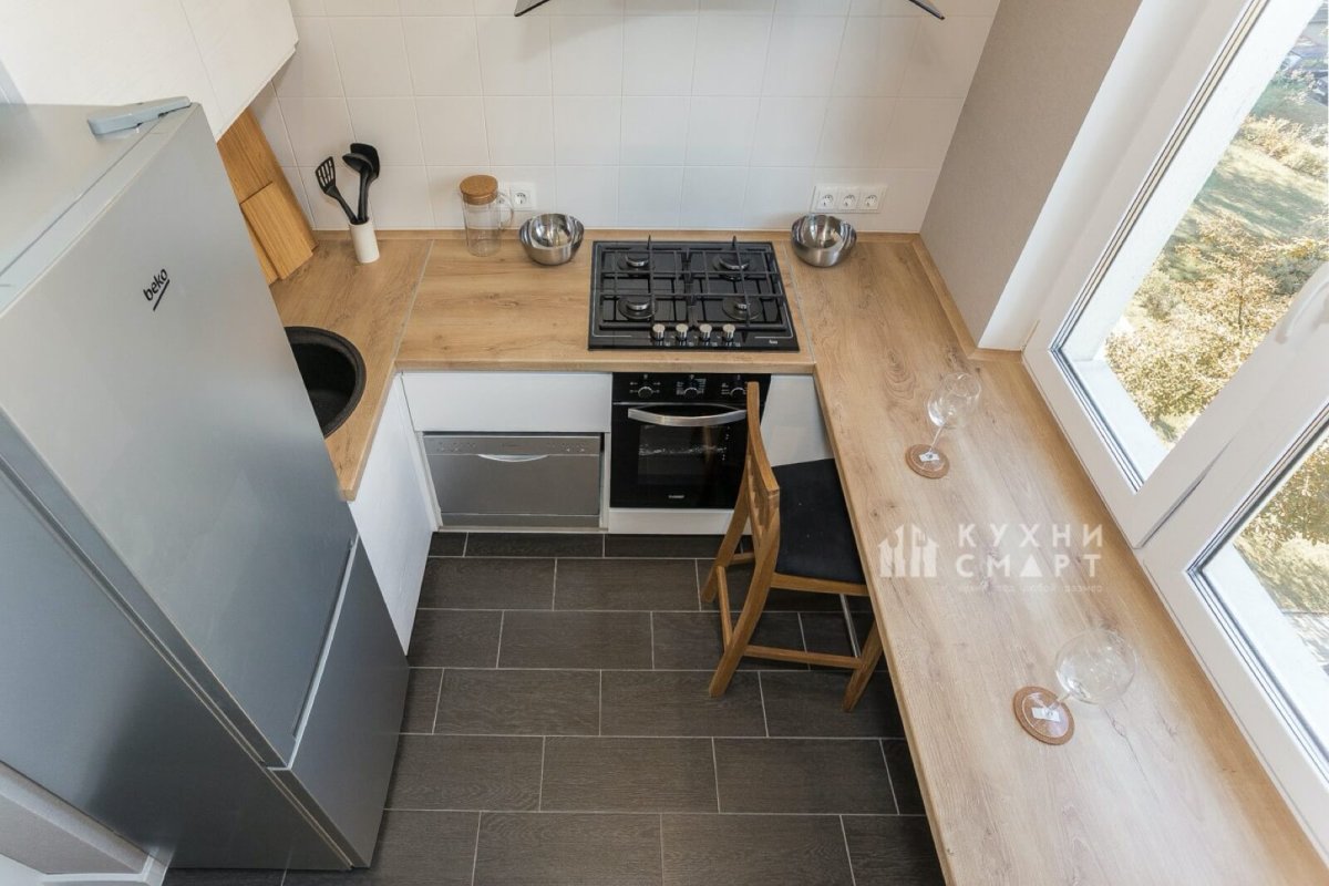 Подоконник-столешница на кухне в хрущевке