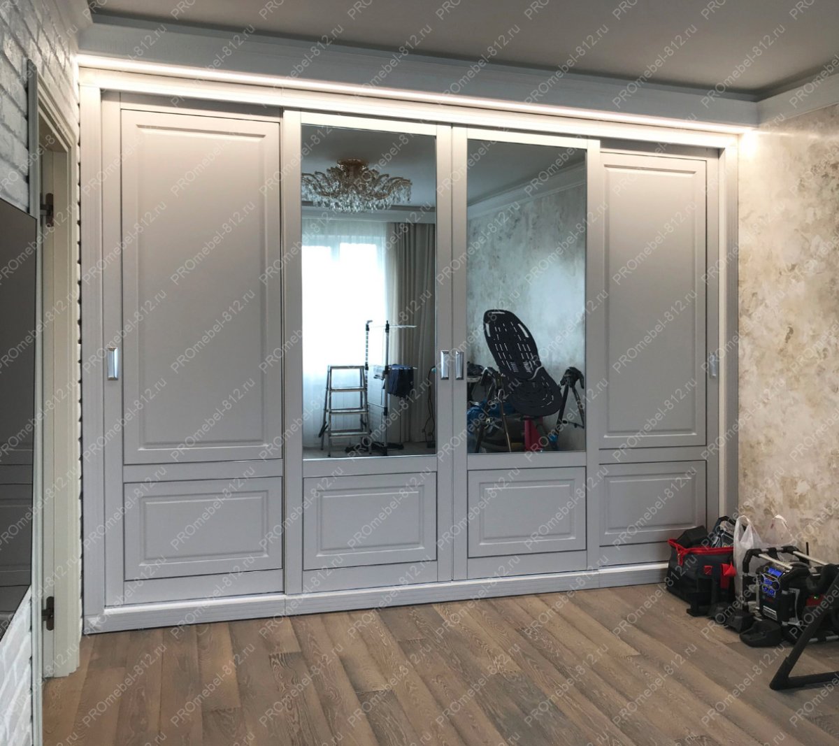 Шкаф прихожая "Неоклассика" цвет патина