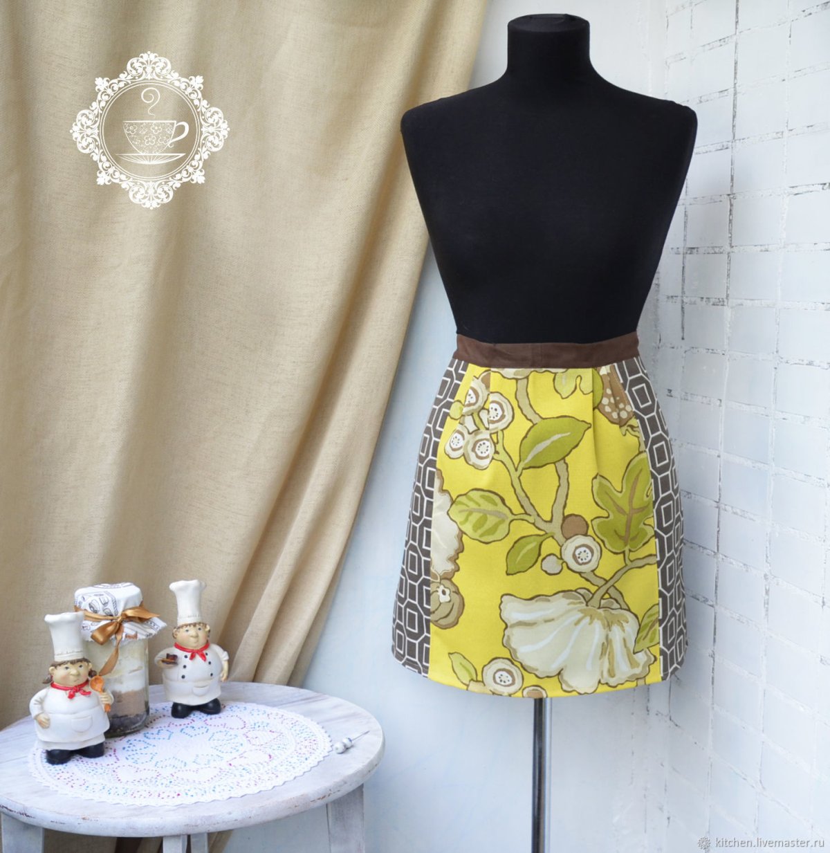 Домохозяйка в фартуке