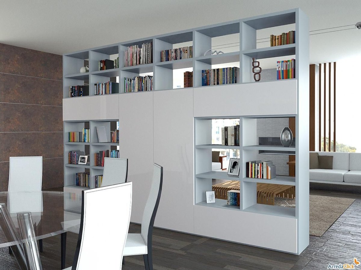 Книжные полки вокруг двери