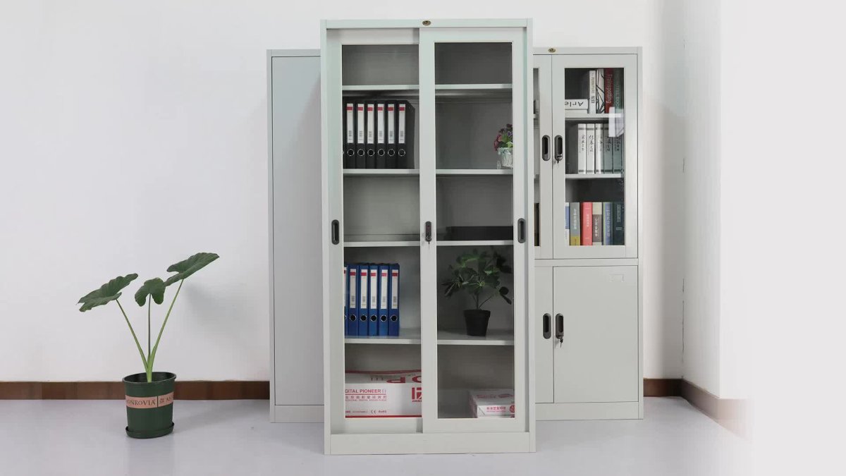 Шкаф с раздвижными стеклянными дверцами