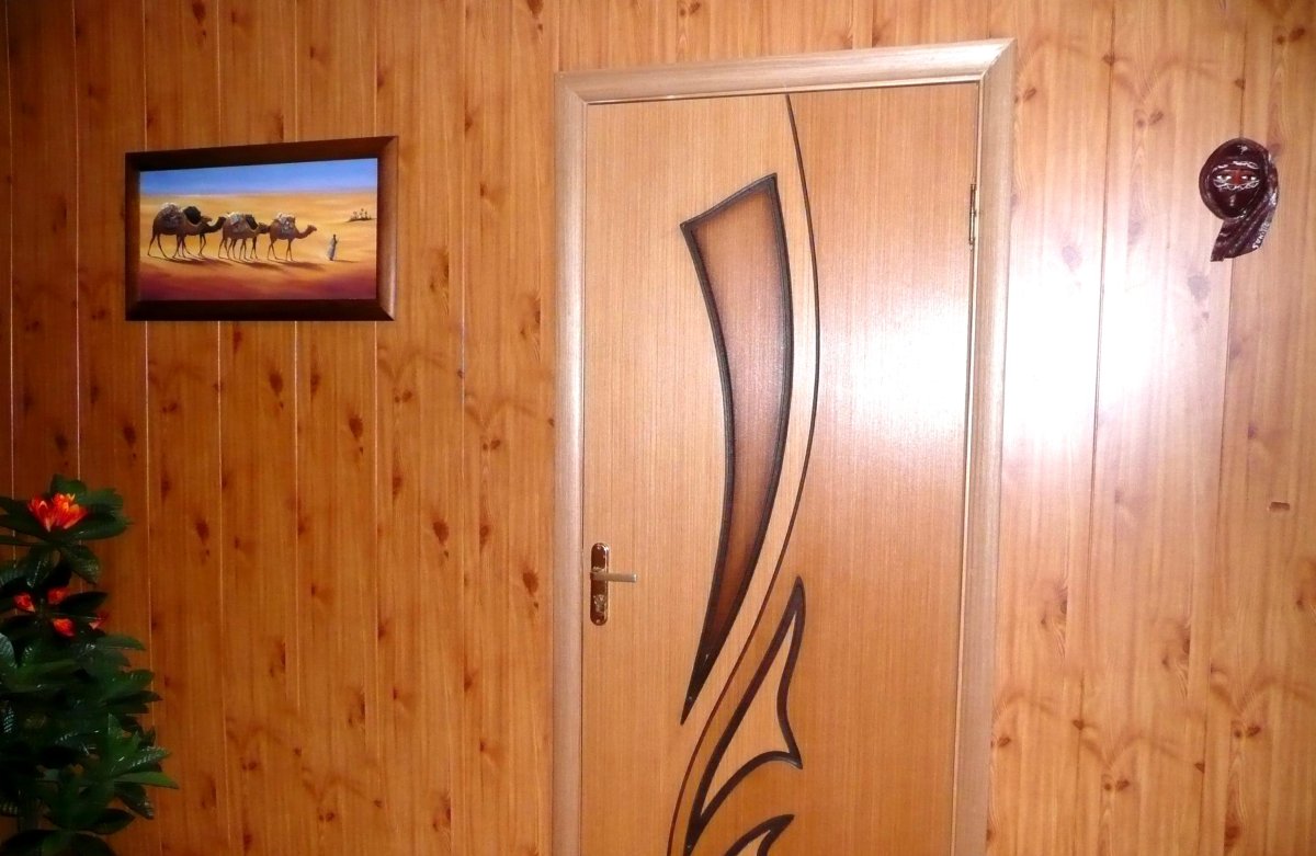 Коридор обделан панелями МДФ