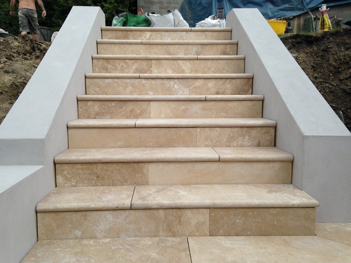 Ступени из песчаника для крыльца