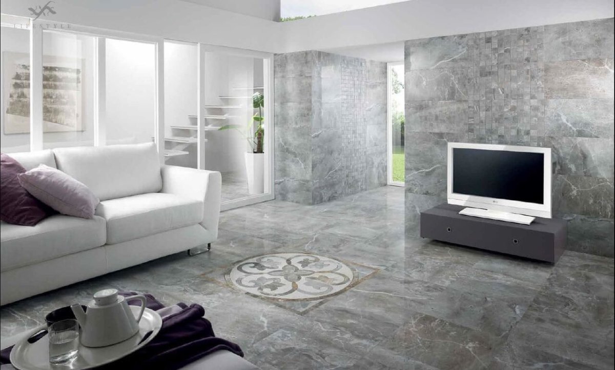 Мраморная стена в гостиной