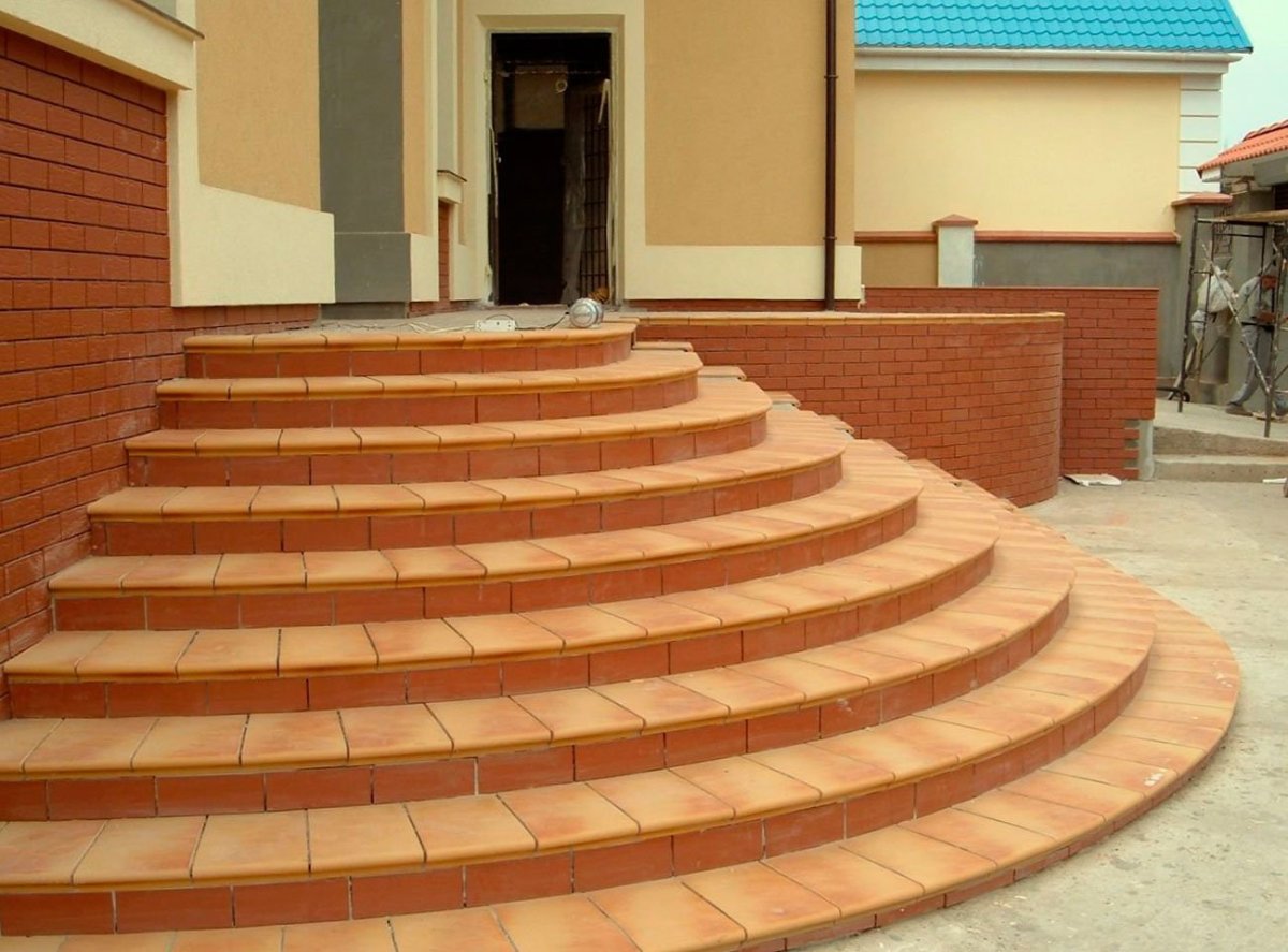 Облицовка широких ступеней