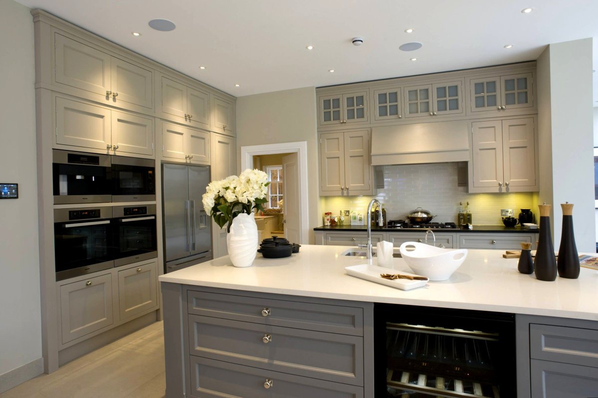 Сочетание серого цвета в интерьере кухни