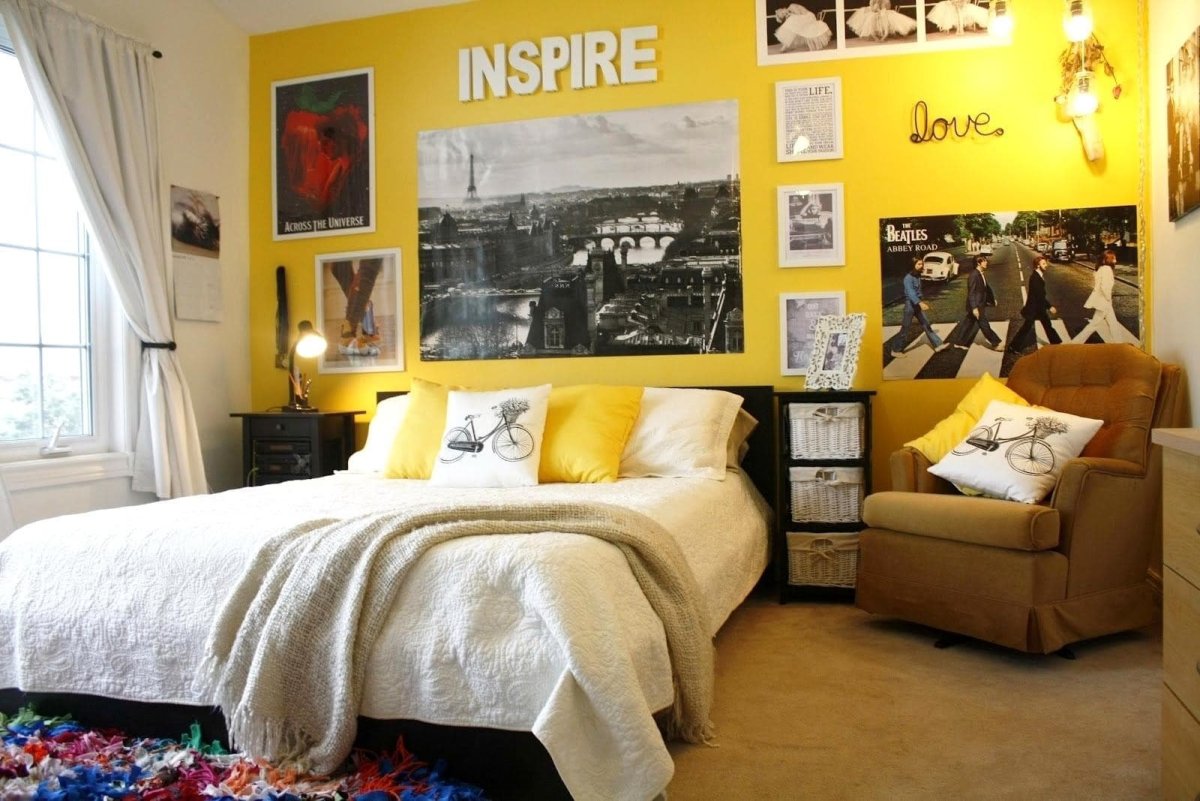 Желто черная спальня