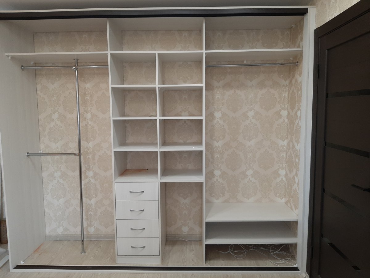 Шкафы-купе Екатеринбург встроенные