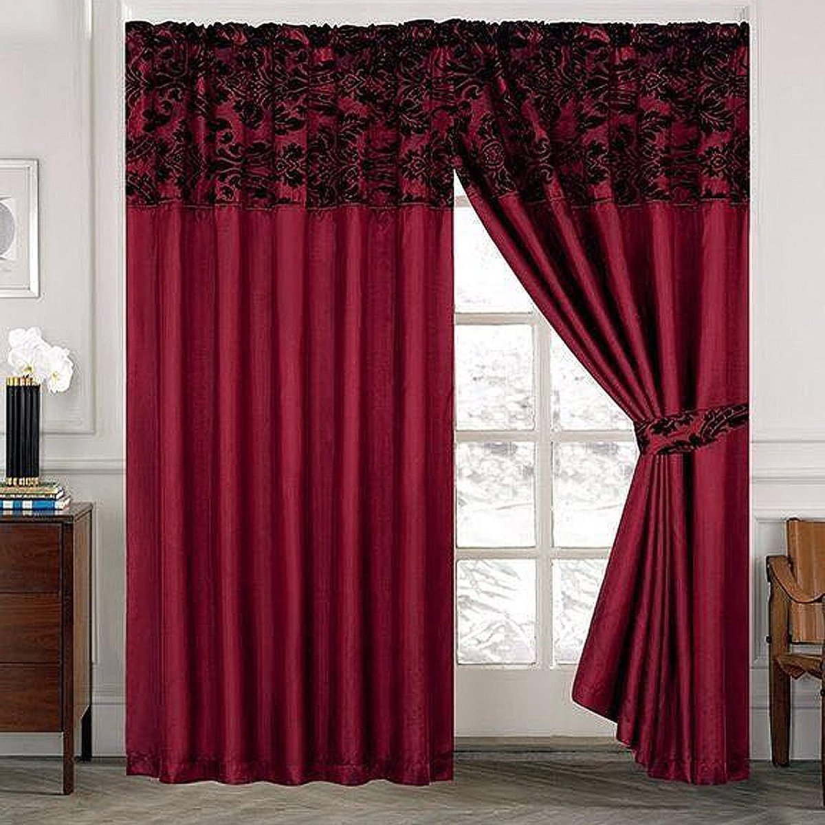 Красные шторы на кухню